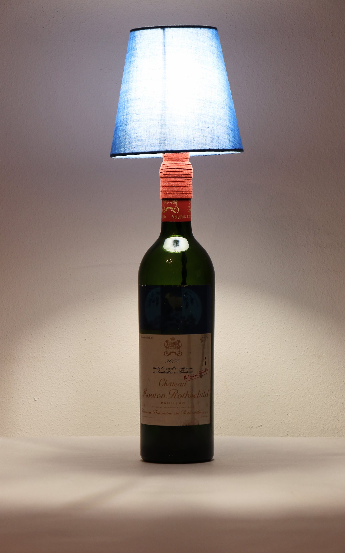 Lampada Château Mouton con paralume blu