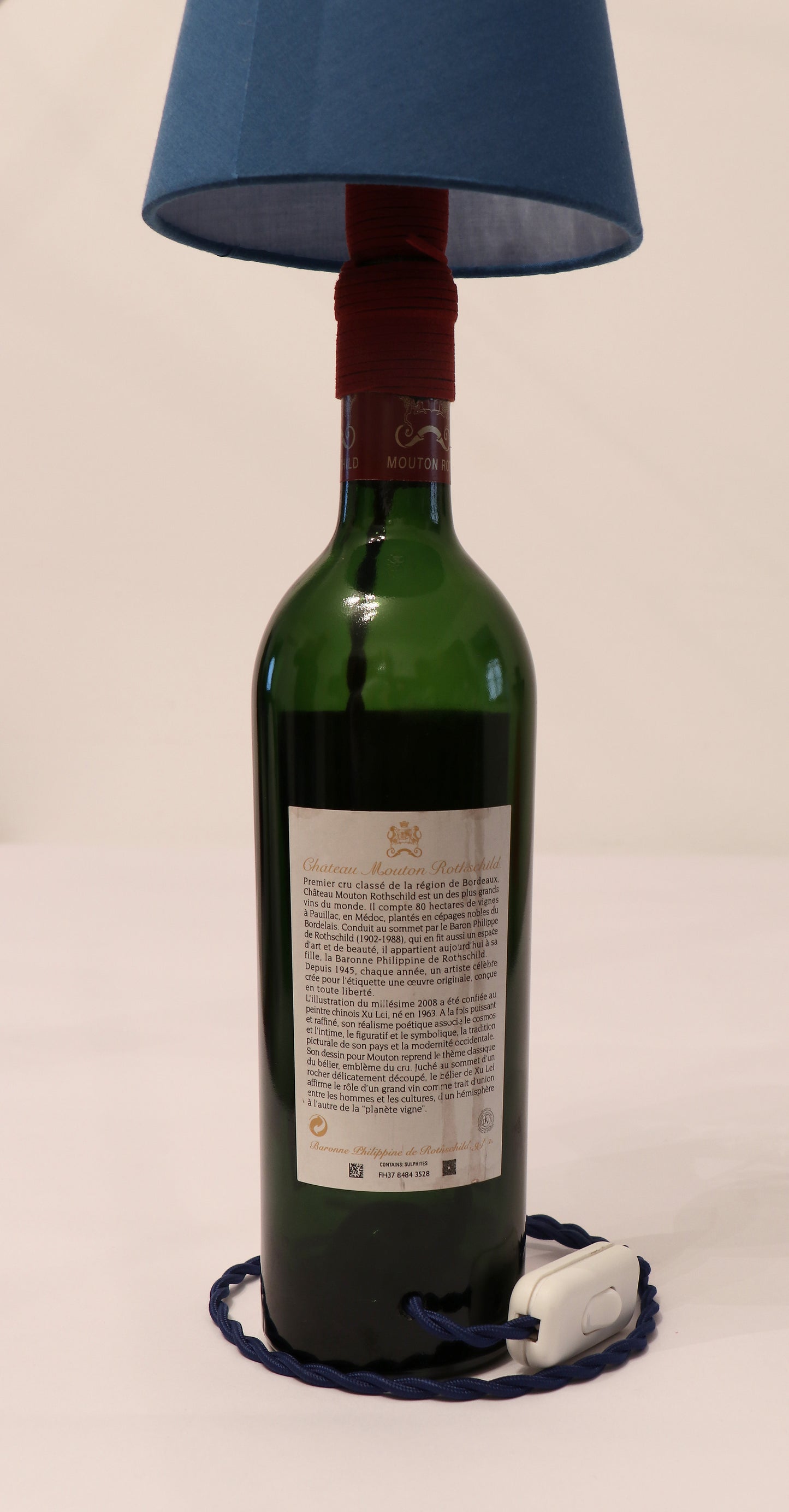 Lampada Château Mouton con paralume blu