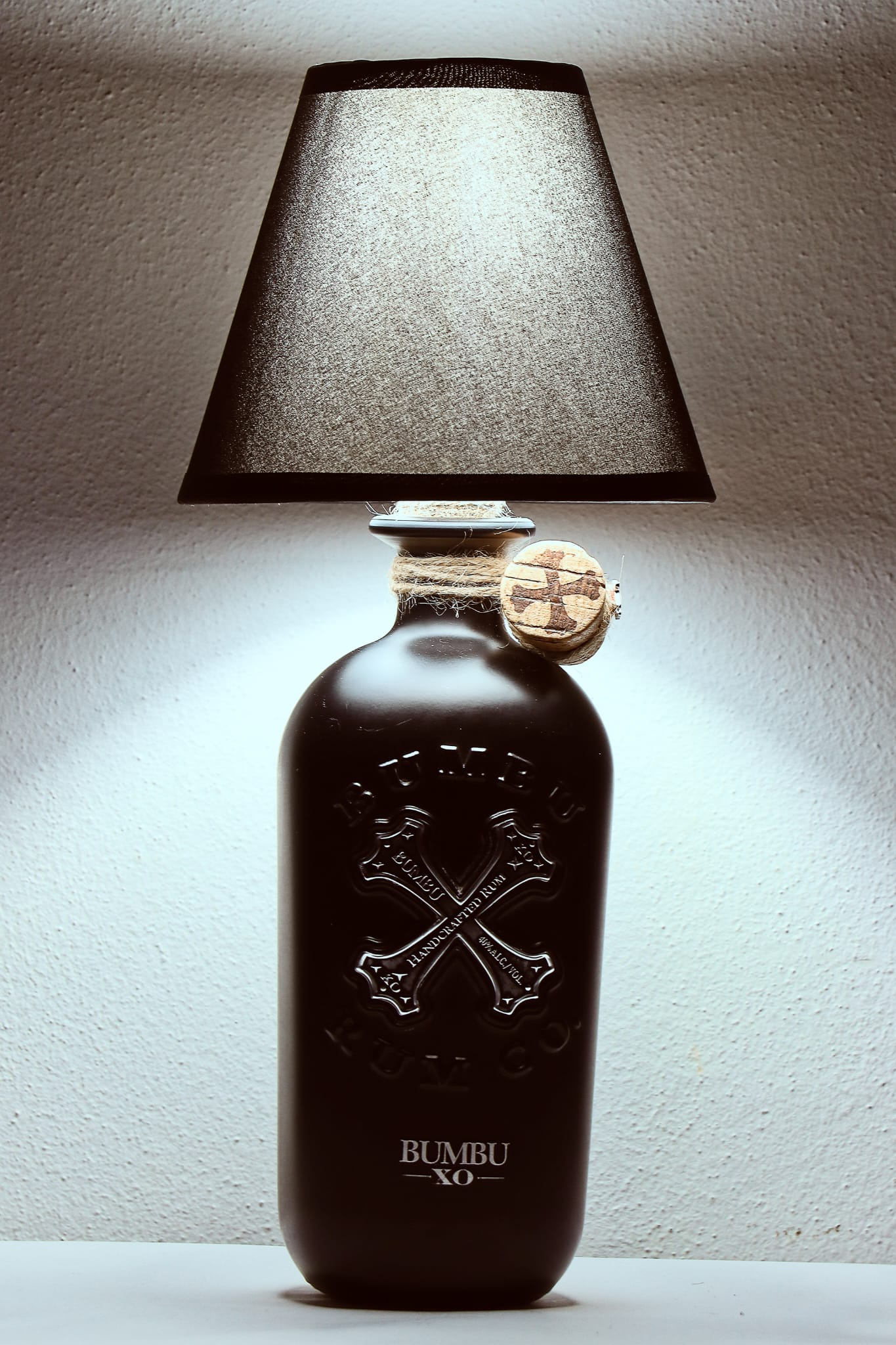 Lampada rum con paralume nero