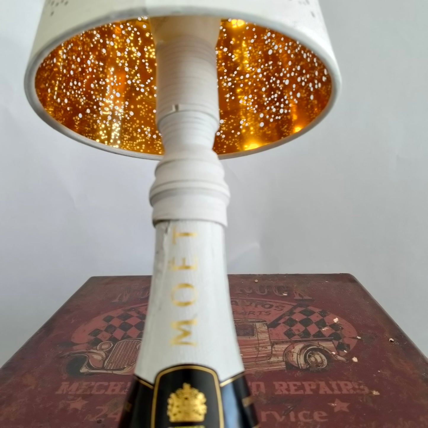 Detail of golden light reflections inside Cable-Lamp Notorious lampshade