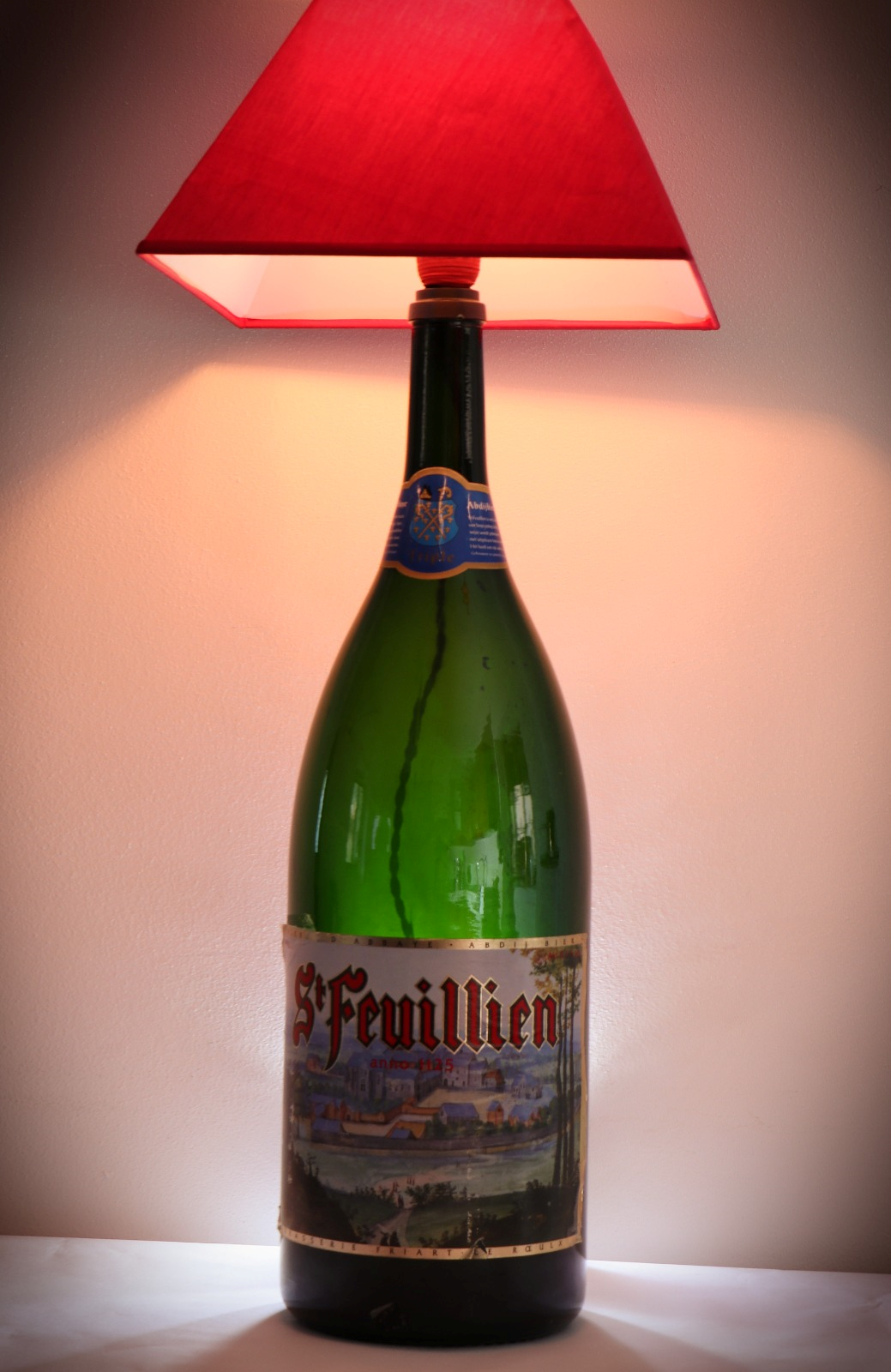 Lampada Salmanazar (9L) di birra con paralume