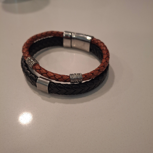 Stylish men’s bracelet in black and brown leather