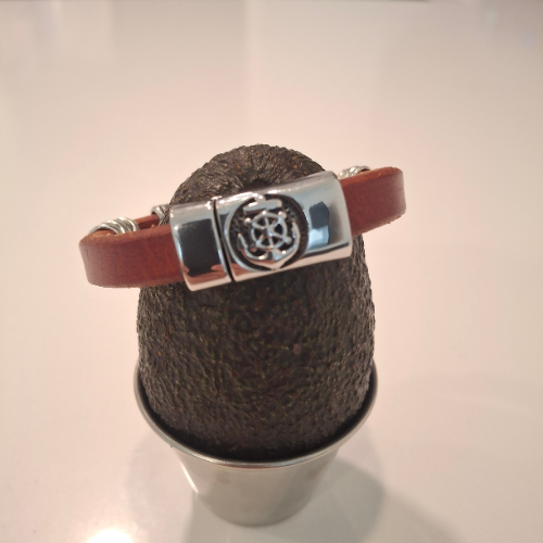 Lieutenant Bracelet semi-rigid leather with nautical knot centerpiece