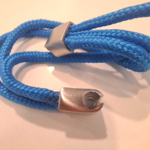 Triple paracord strand bracelet with brushed steel slide lock