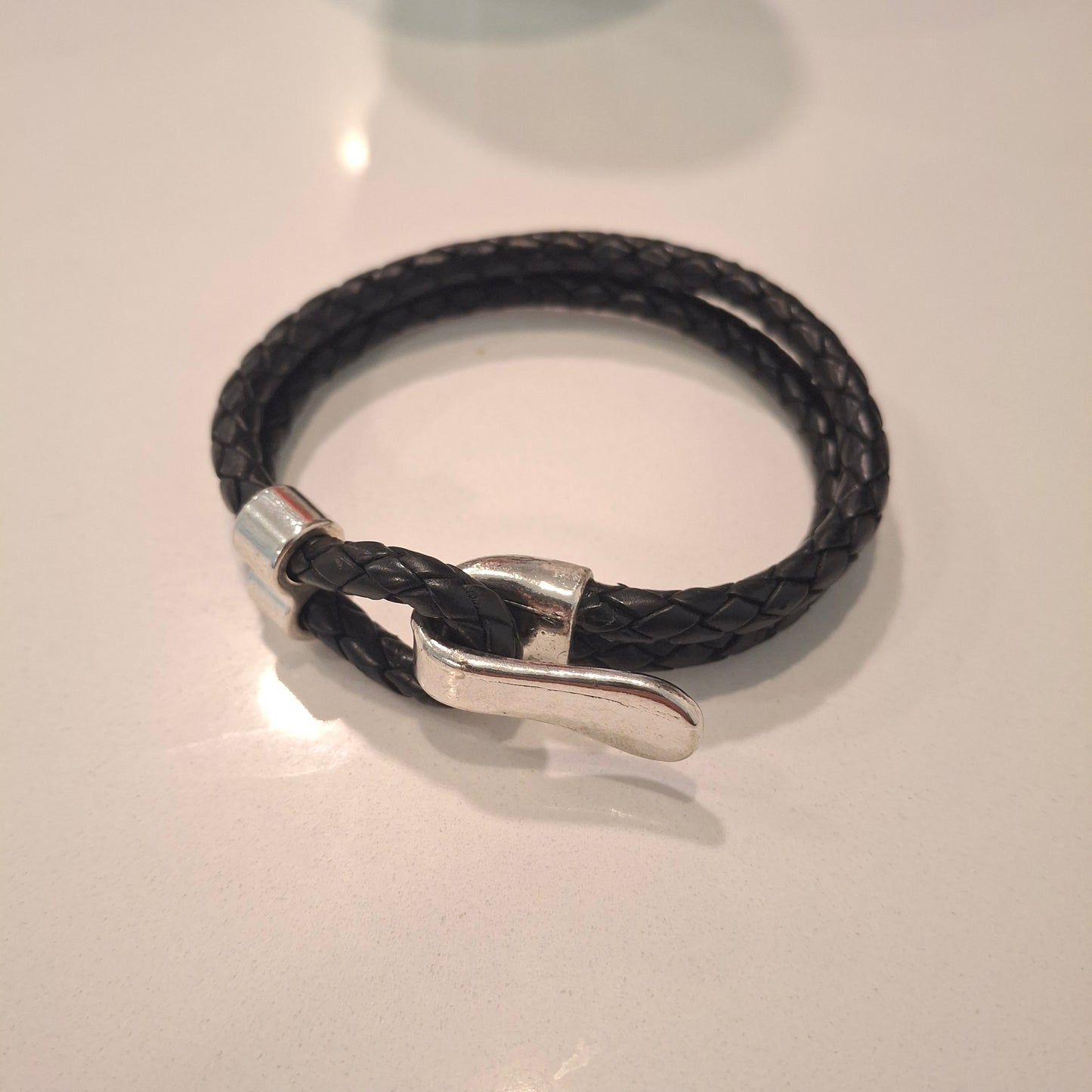 Fashion black leather bracelet with chrome plated closure