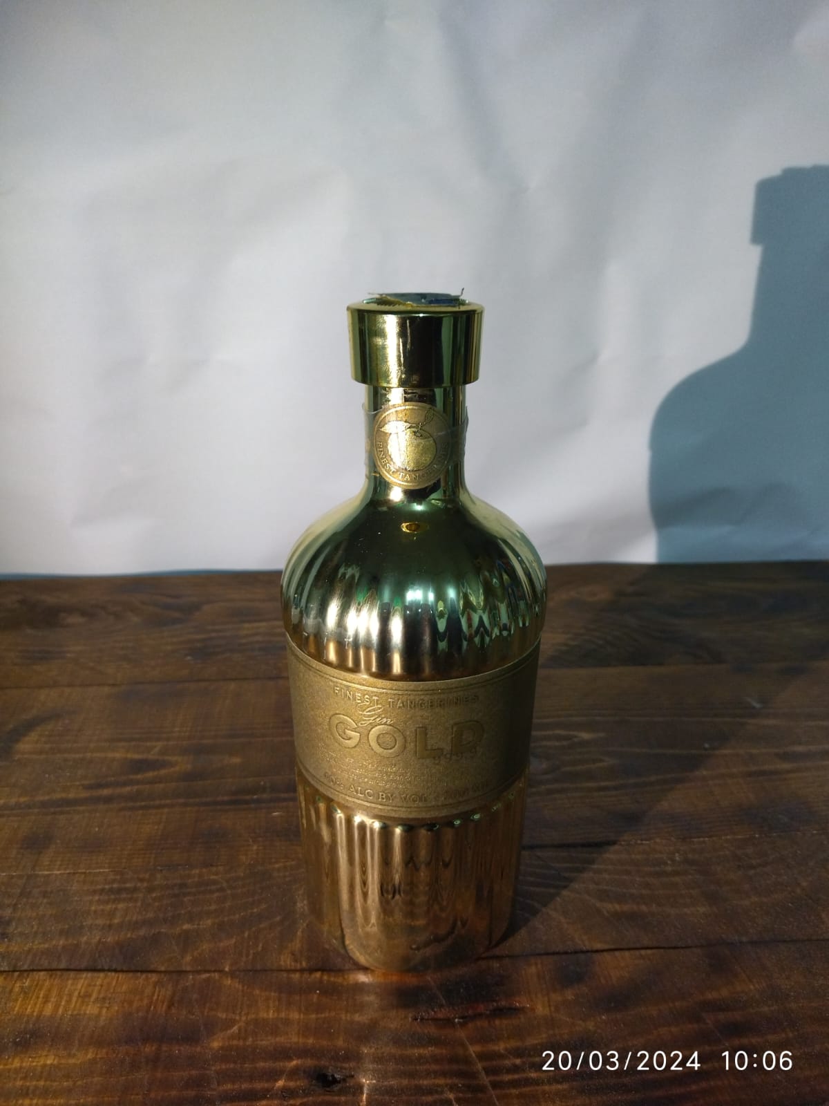 GIN GOLD BOTTLE