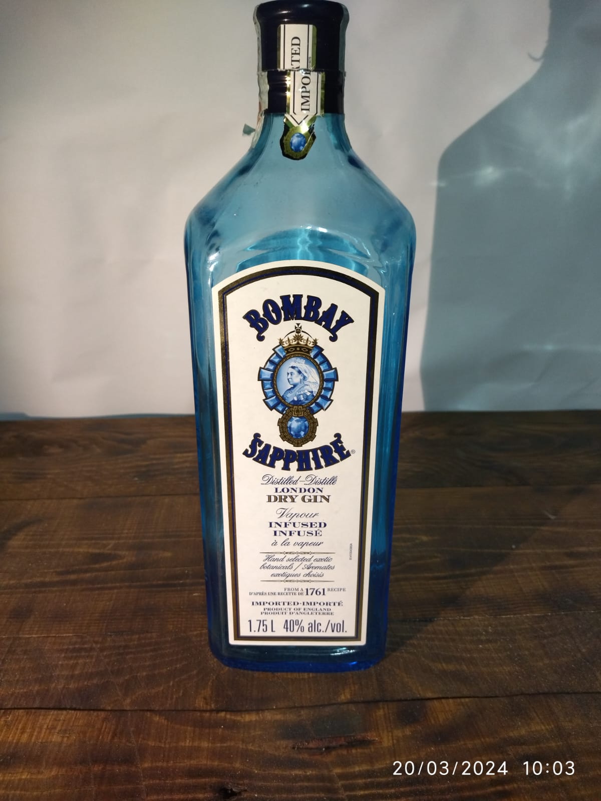 BOMBAY SAPPHIRE GIN BOTTLE