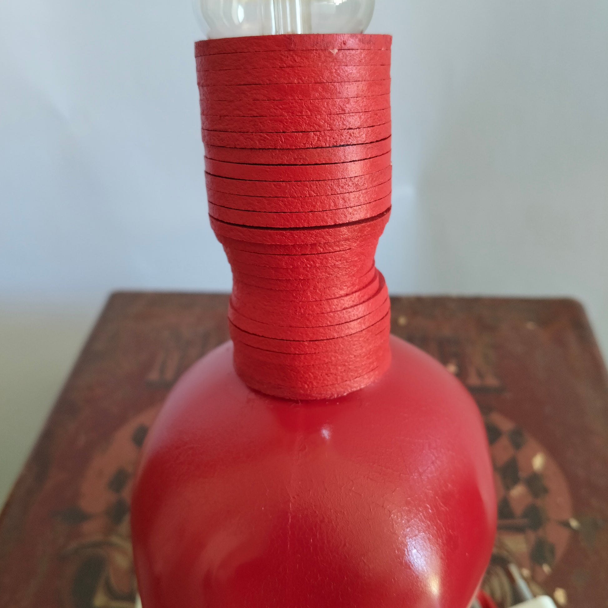 Handmade sustainable skull lamp by Circular Bottles