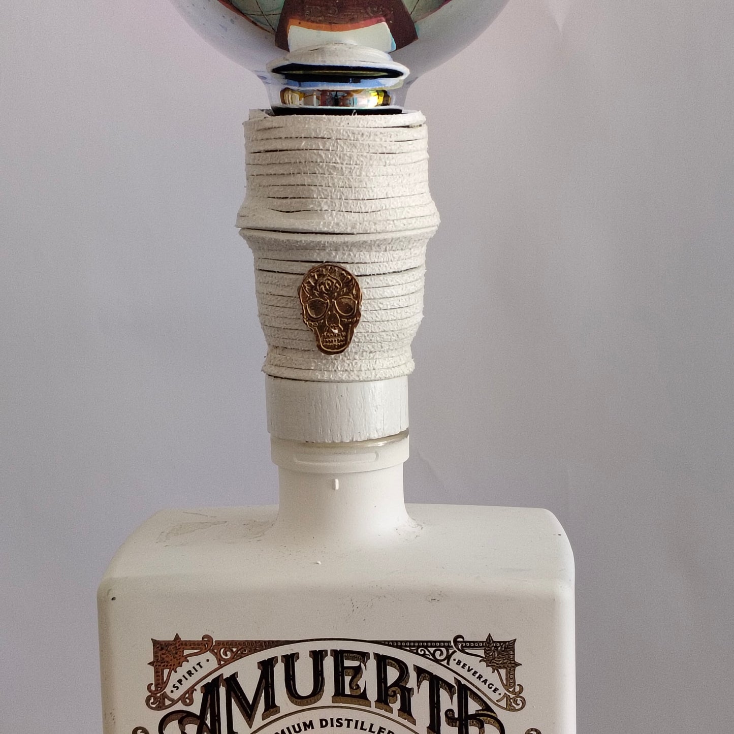 LA Muerte BlancA Lamp