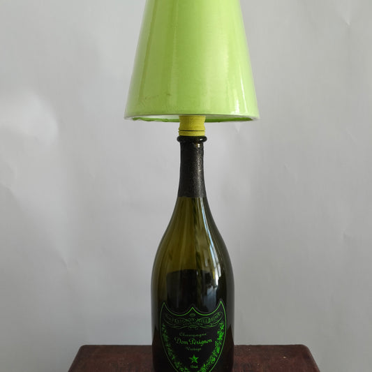 Dom Pérignon lamp with light-green shade – Cable Lamp Patrimony front view