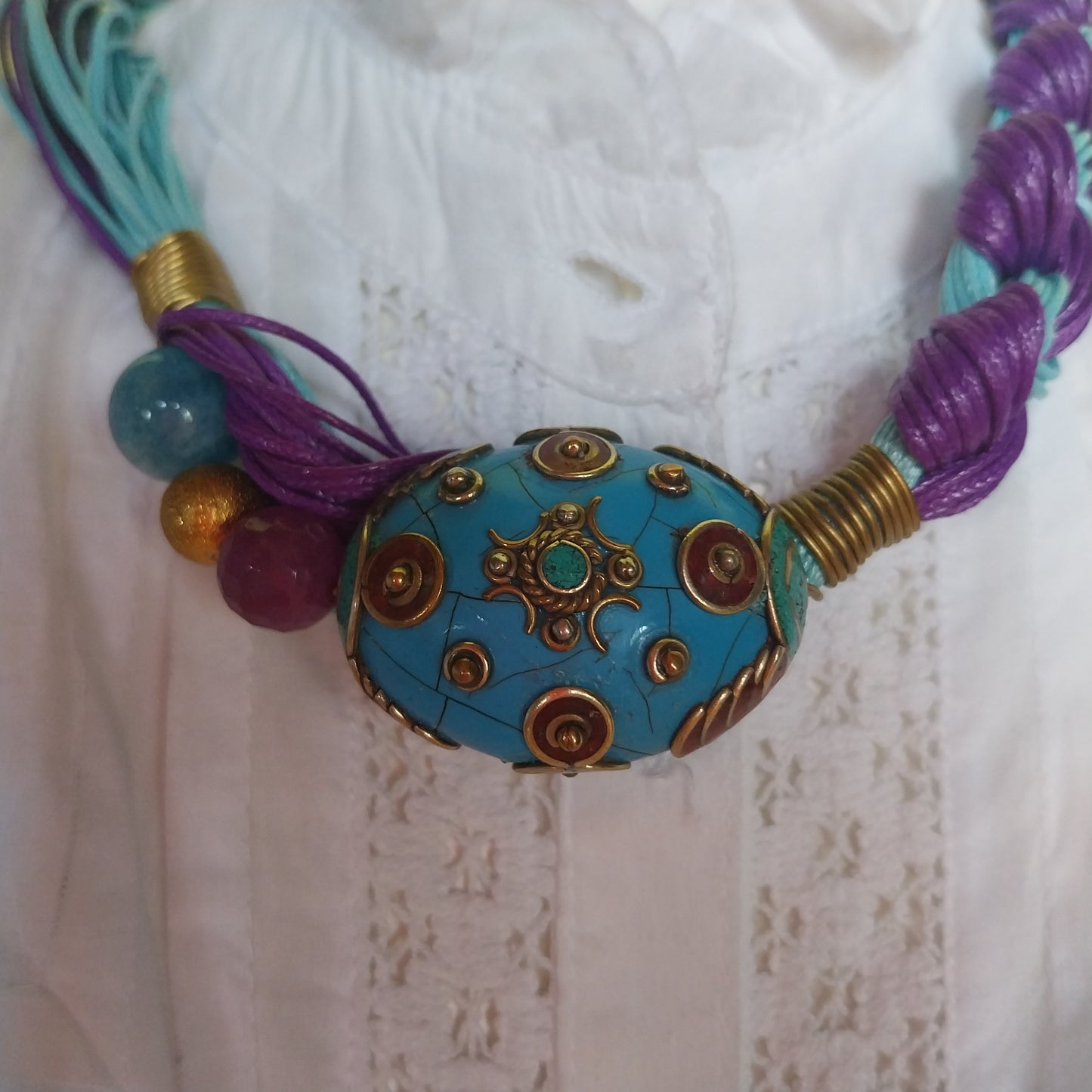 Artisan necklace Indi with brass beads and gemstone accents